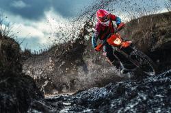 开云体育app-铁血活塞冲垮勇士，布克在另一端成为真正关键先生