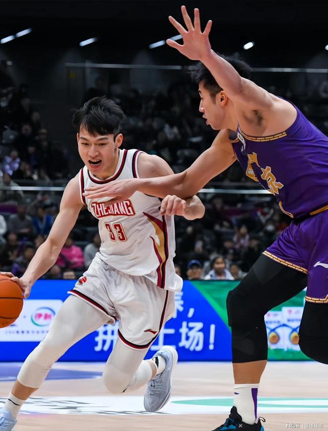 精神斗志！球队凭借意志力取胜关键时刻的简单介绍