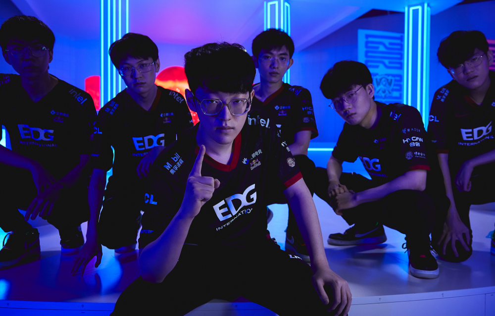 RNG碾压LGD，Perkz拿下关键大龙宿敌对决八强赛，点燃全场激情的简单介绍