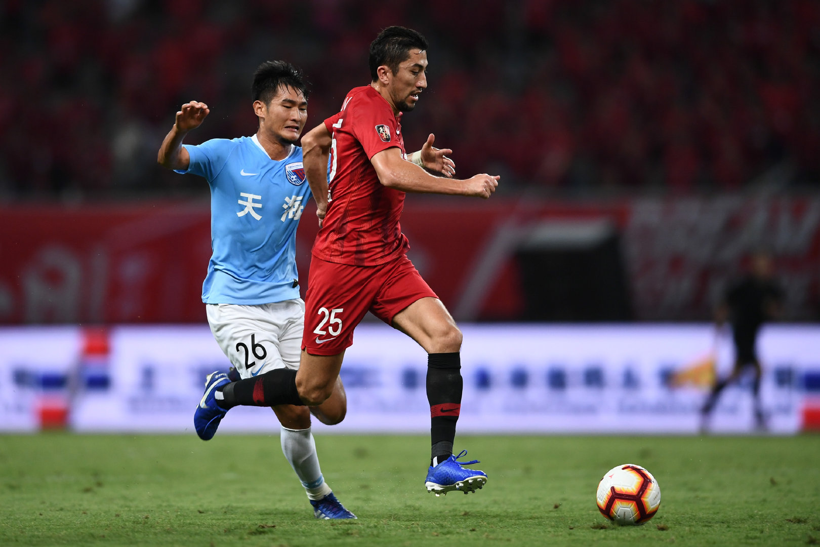 上港轻松击败富力，实力表现令人敬佩