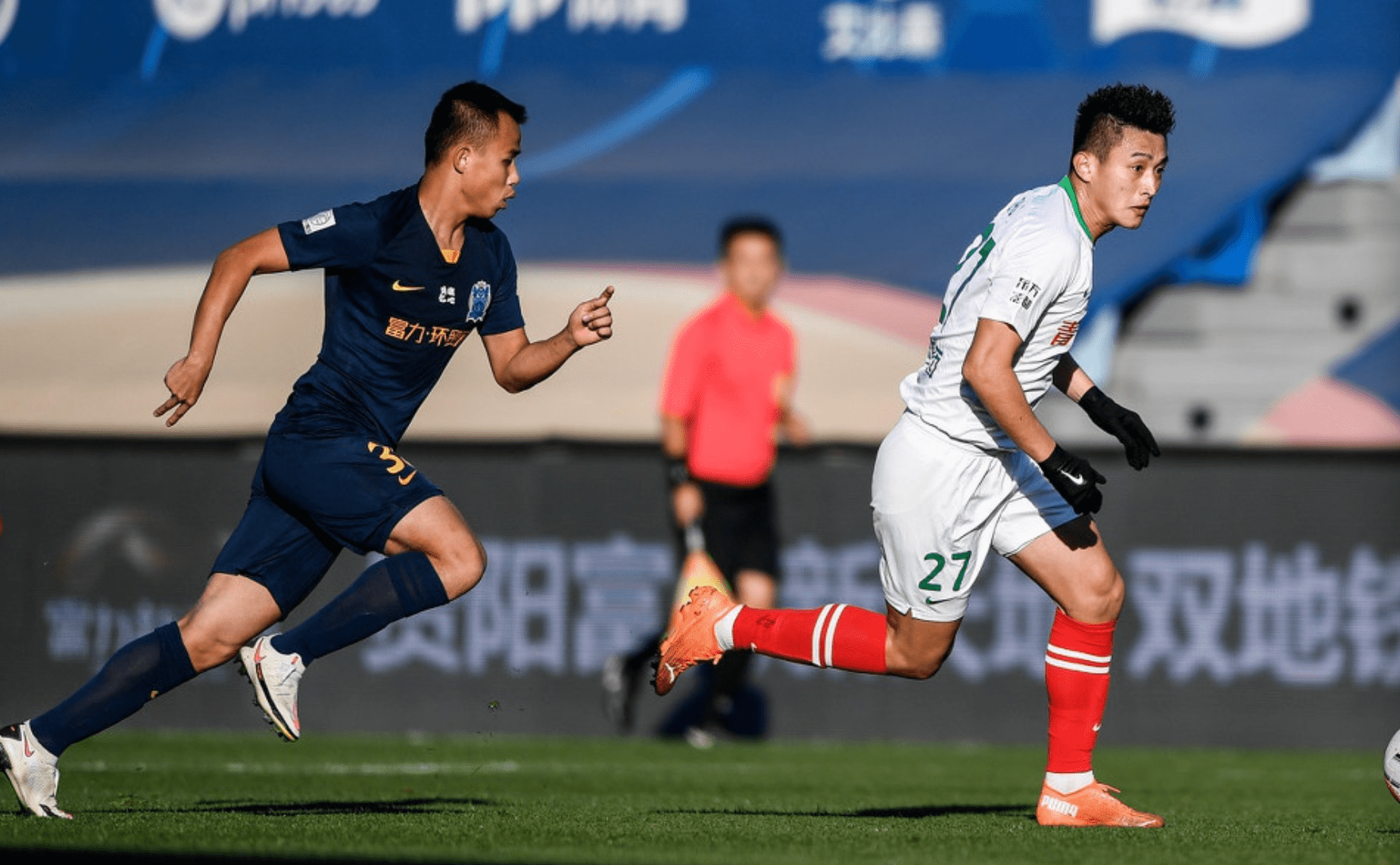 青岛黄海对阵重庆力帆，触发进攻狂潮