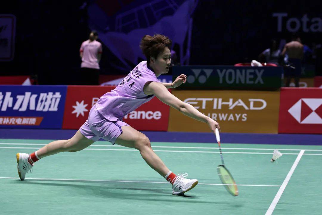 中国队逆转日本队,陈雨菲点燃赛场 中国队逆转日本队,陈雨菲点燃赛场