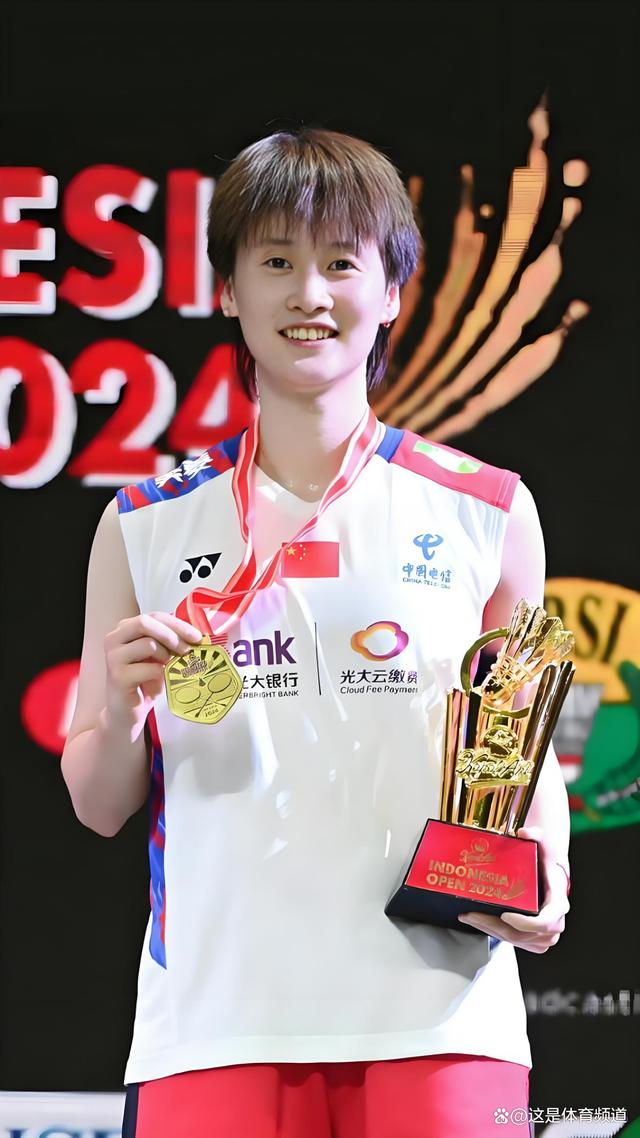 中国队逆转日本队,陈雨菲点燃赛场 中国队逆转日本队,陈雨菲点燃赛场