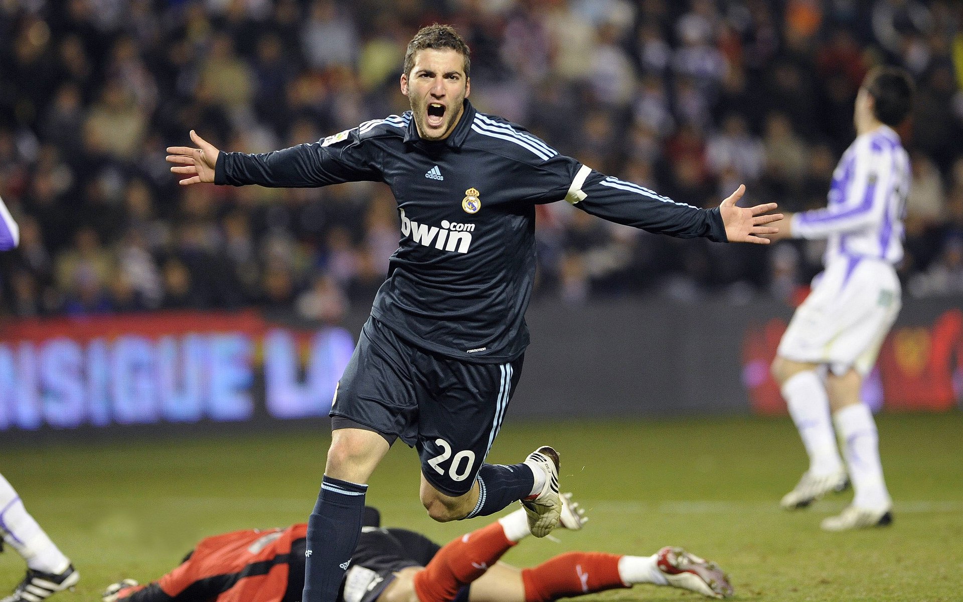 星条旗下的蓝月利刃，萨内在对阵美国的友谊赛中征服新大陆