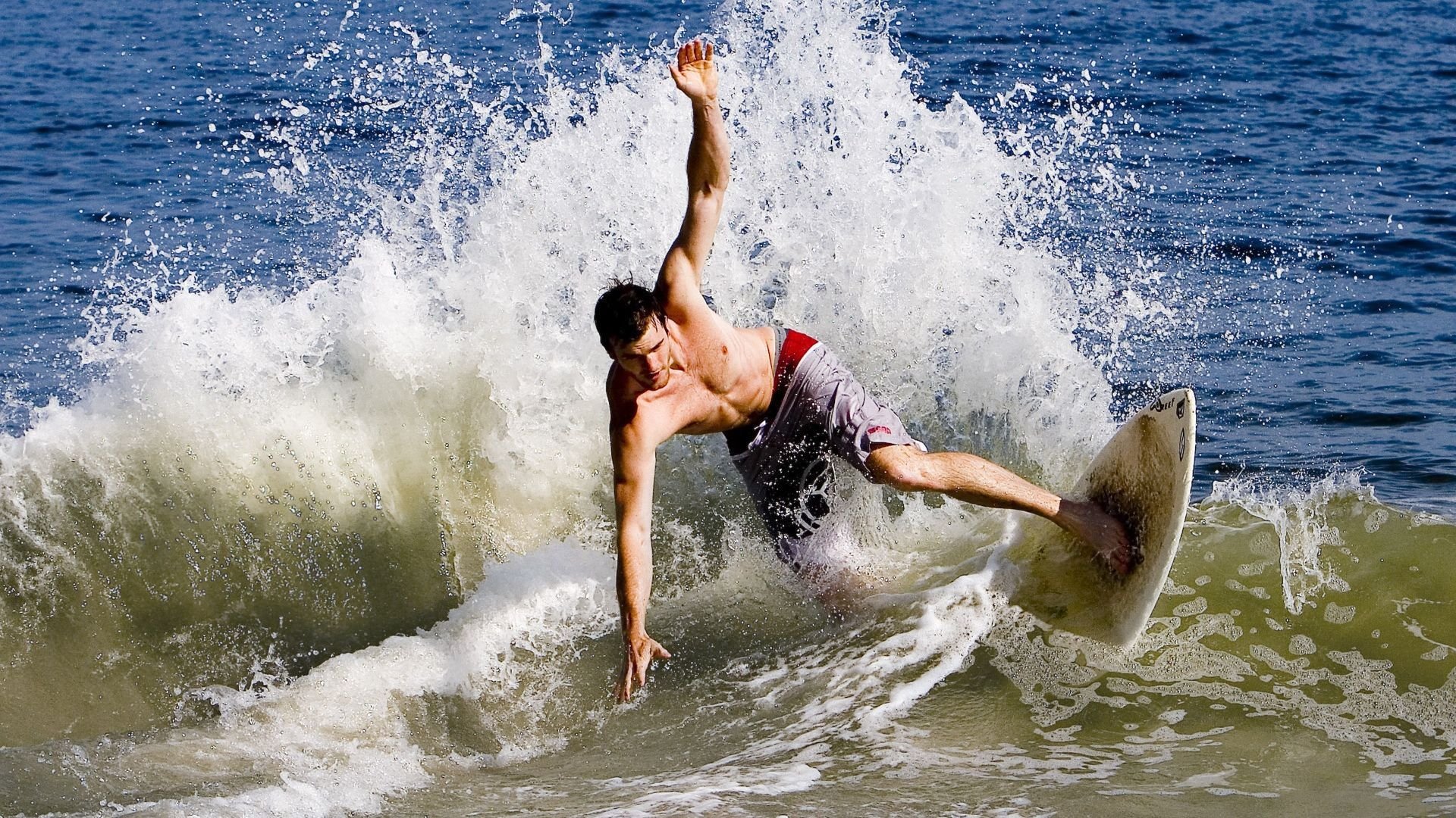 绿鹰展翅，魔翼阿克引爆红色风暴！尼日利亚3-0碾碎哥伦比亚