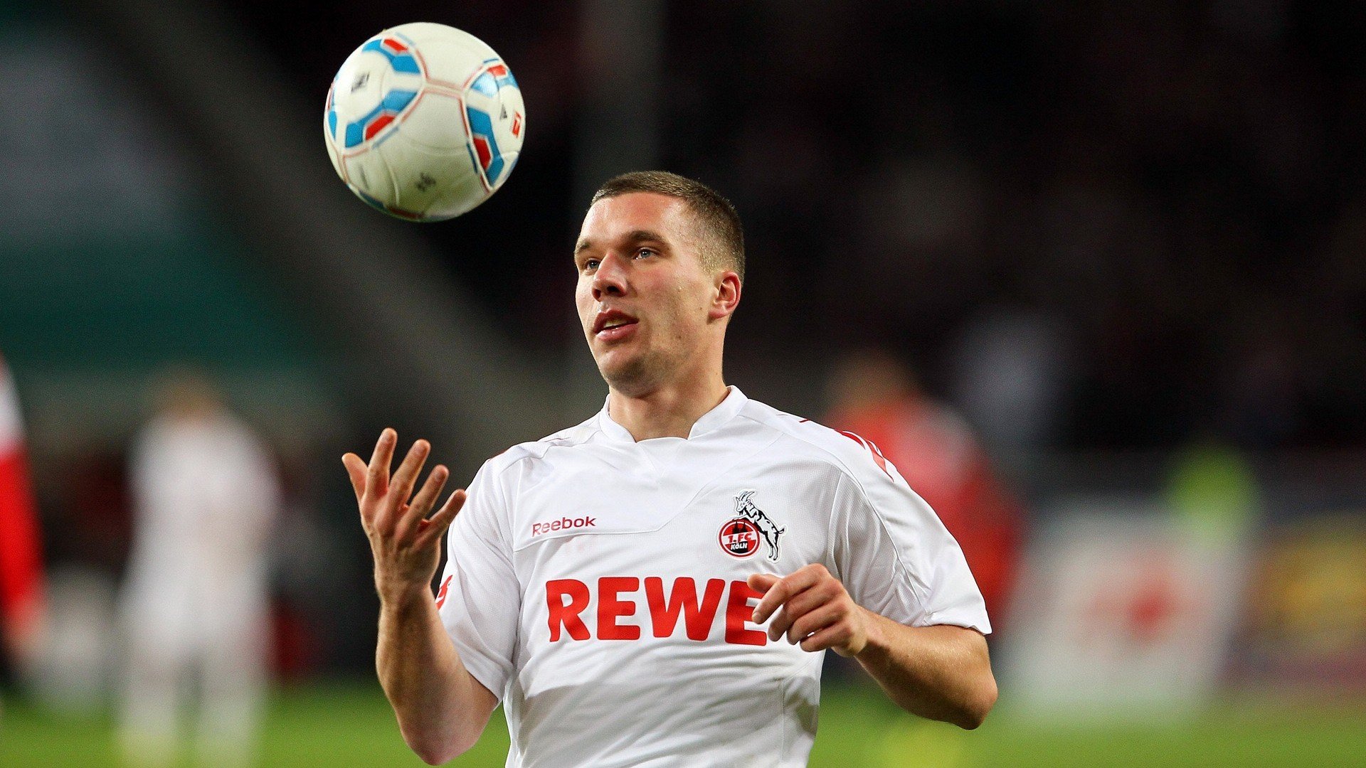 烈火试炼,当多特黄墙遇见沙漠之海,奥亚尔萨瓦尔在利雅得的月光下找回自己