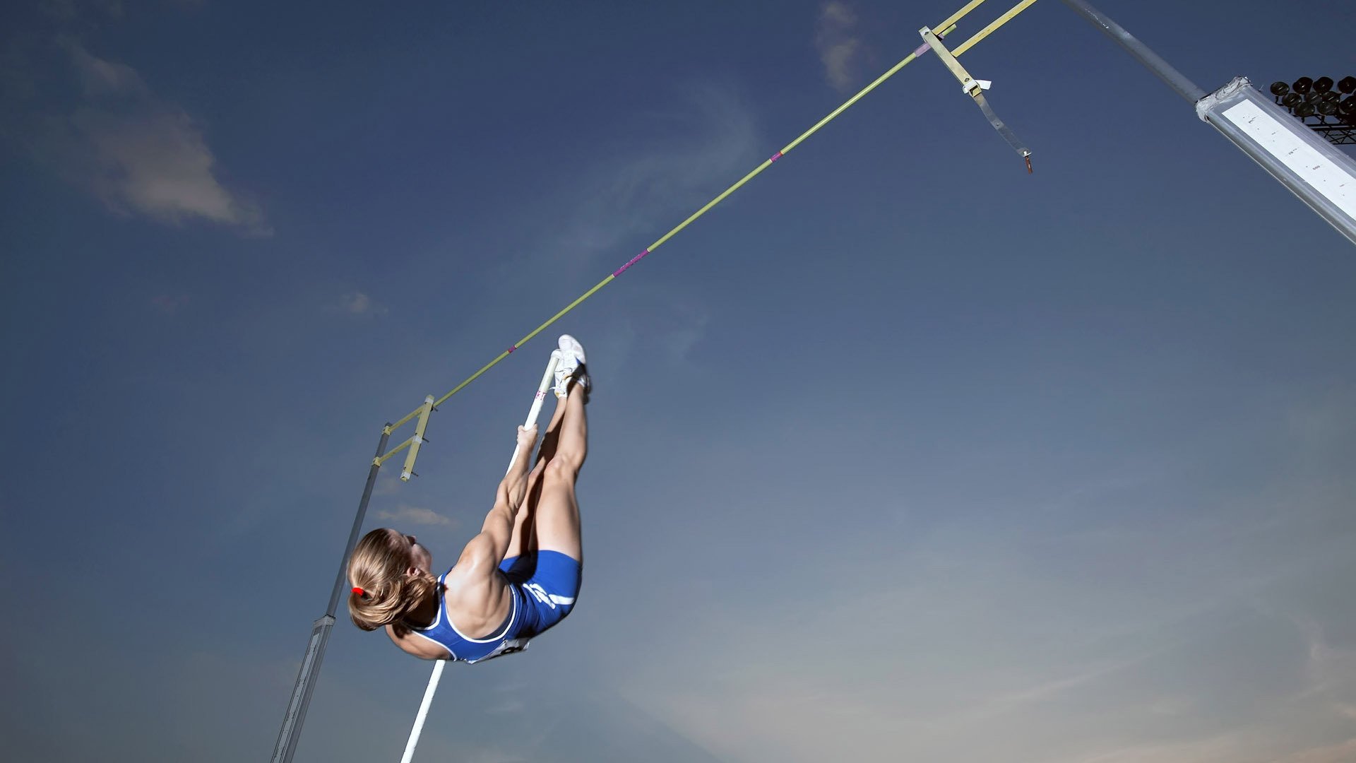 风暴与惊雷,当东瀛剑气斩落日耳曼战车,陈雨菲用火焰点亮东京之夜